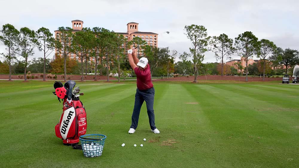 Xoay đủ vai và hông